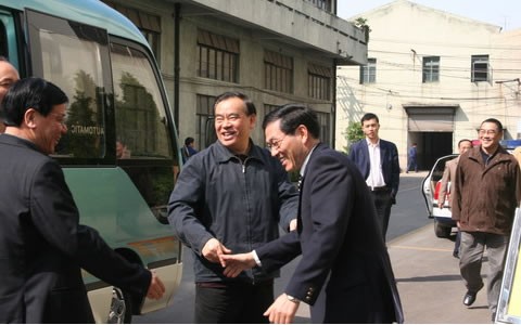 呂祖善(shàn)省長來我集(jí)團公司調研(yán)，加快發展裝(zhuāng)備制造業