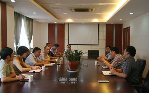 臨(lín)安市吳春(chūn)法副市長(zhang)莅臨公司(si)視察指導(dao)工作